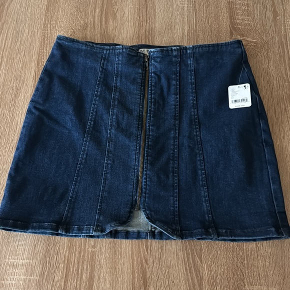 NWT Free People Layla Denim Mini in Deep Indigo - Picture 4 of 7